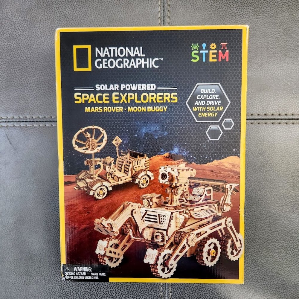 NEW NATIONAL GEOGRAPHIC Solar Model Kit Wooden 3D Puzzle Models NASA Space Explo